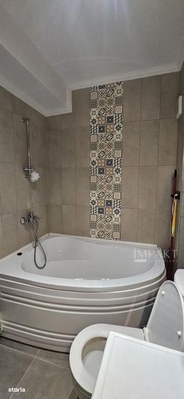 Apartament cu 3 camere semidecomandat în Florești