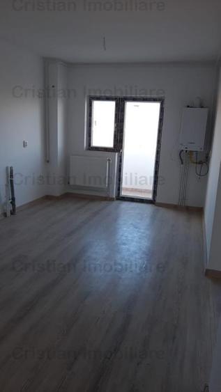Apartament cu 3 camere decomandat în Apollo