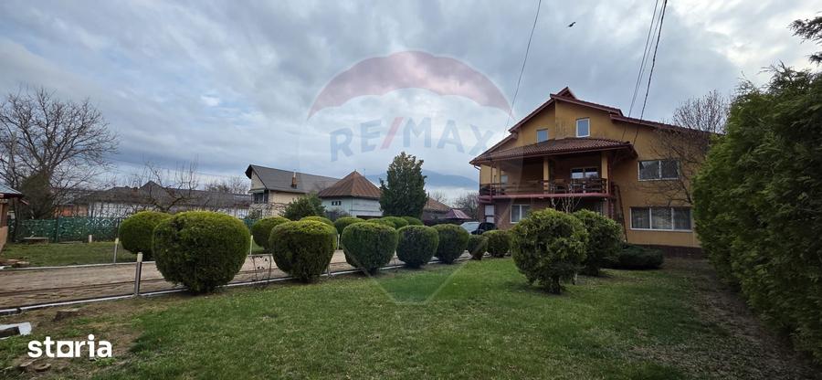 Casă cu 5 camere cu Teren 3156 Mp în Gura Ocniței