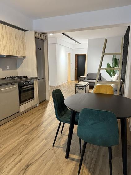 Apartament cu 2 camere decomandat în Zorilor