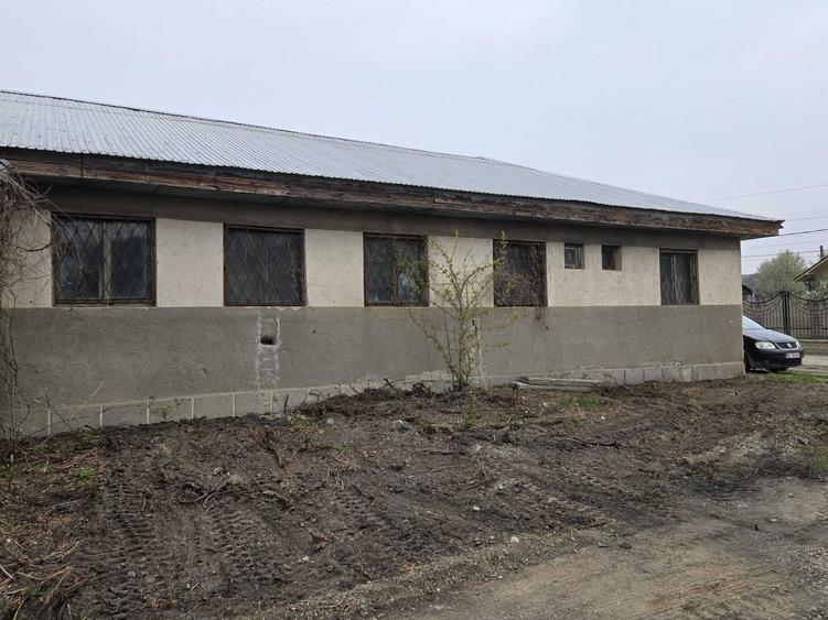 Casă cu 4 camere în Buhoci