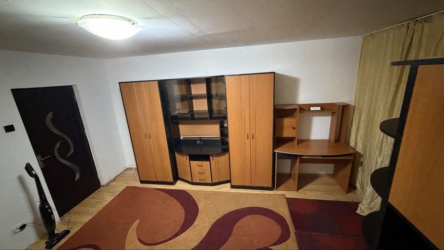 Garsonieră decomandată în Exterior Vest