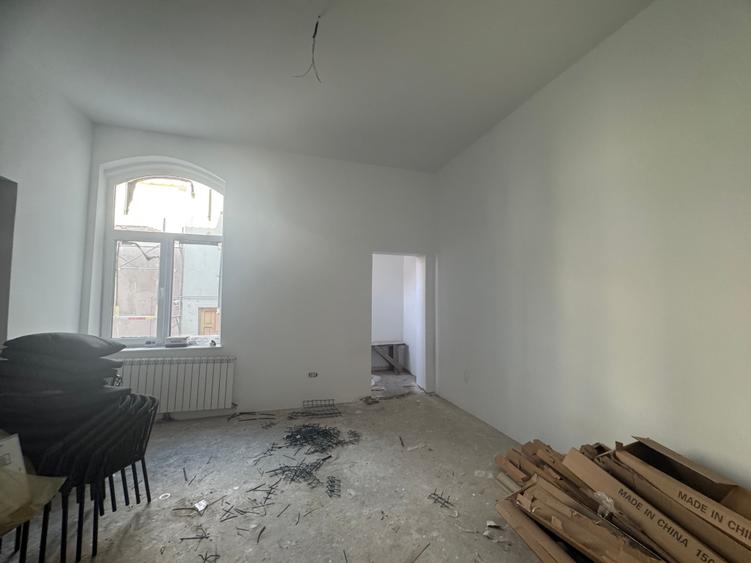 Casă individuală cu 4 camere cu Teren 400 Mp în Central