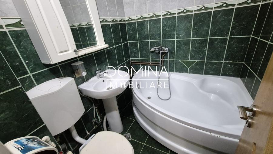 Apartament cu 4 camere decomandat, mobilat în Debarcader