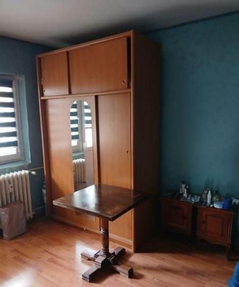 Apartament cu 3 camere decomandat, mobilat în Sebastian