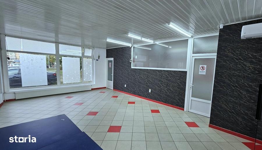 Spațiu comercial, de 72 mp, în Central