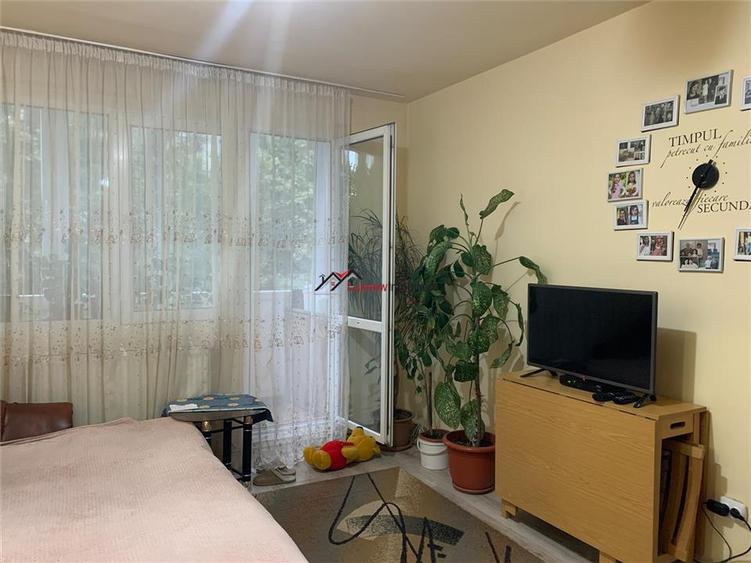 Apartament cu 2 camere semidecomandat, mobilat în Nord-Est