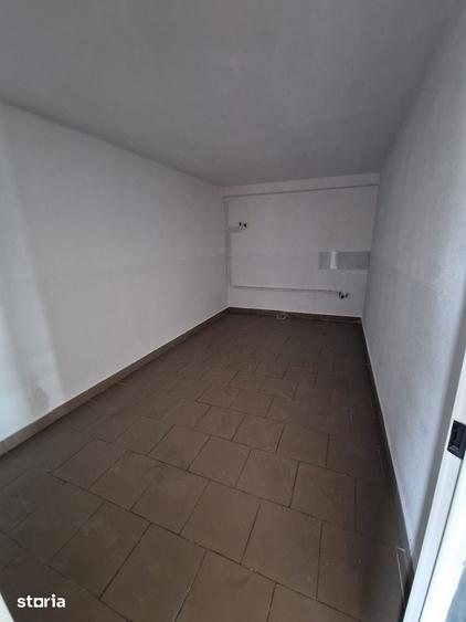 Spațiu comercial, de 380 mp, în Ciofrângeni