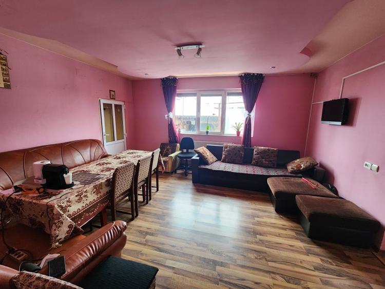 Casă individuală cu 7 camere cu Garaj în Biled