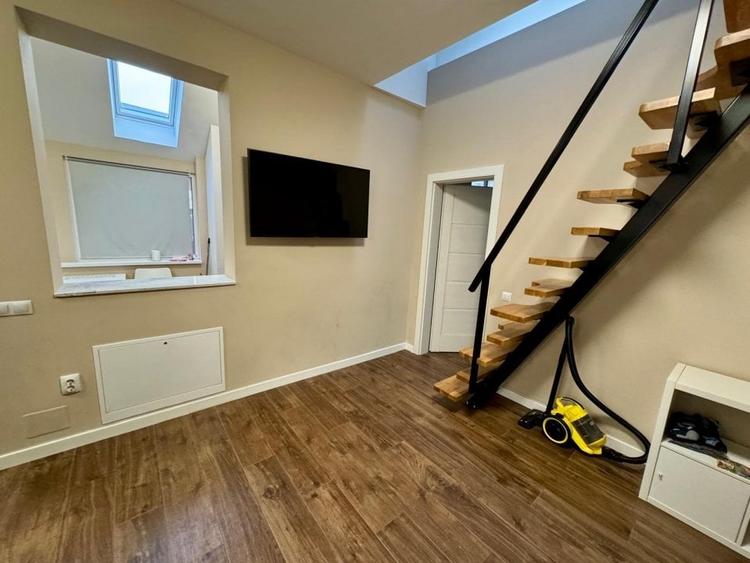 Apartament cu 3 camere semidecomandat în Central