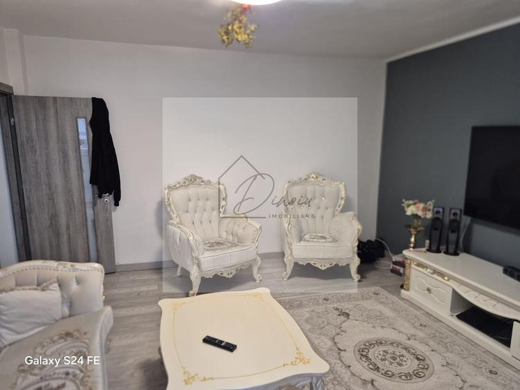 Apartament cu 3 camere decomandat, mobilat în Tei