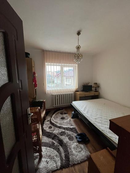 Apartament cu 4 camere decomandat în Central