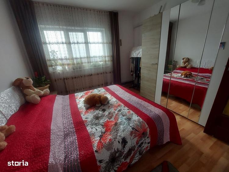 Apartament cu 3 camere decomandat în Micro 11