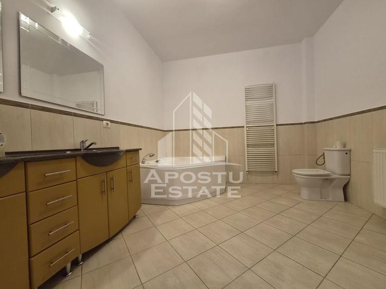 Casă individuală cu 6 camere cu Canalizare în Grădiște