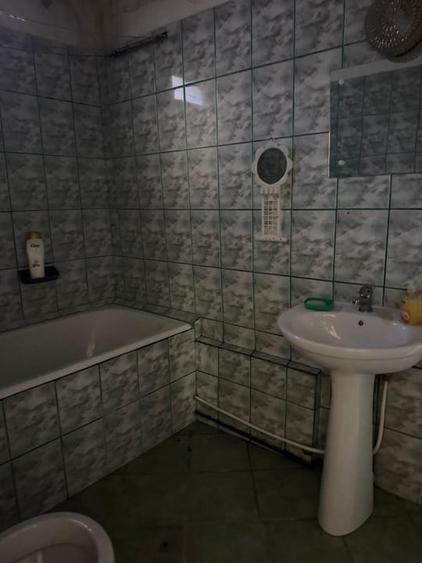 Casă individuală cu 3 camere cu Canalizare în Central