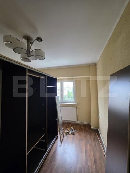 Apartament cu 4 camere decomandat, mobilat în Mazepa 1