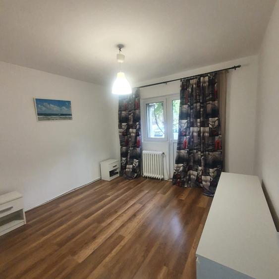 Apartament cu 3 camere decomandat în Tătărași