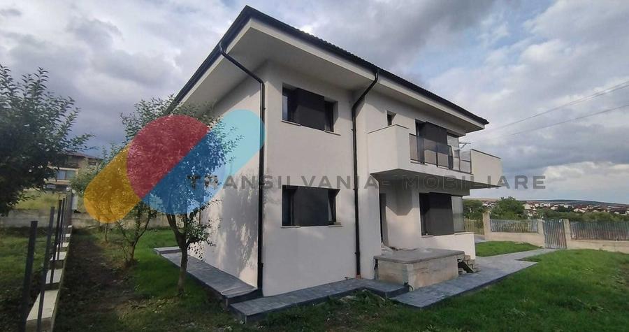 Casă individuală cu 4 camere cu Canalizare în Chinteni
