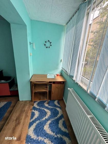 Apartament cu 3 camere semidecomandat în Săsar