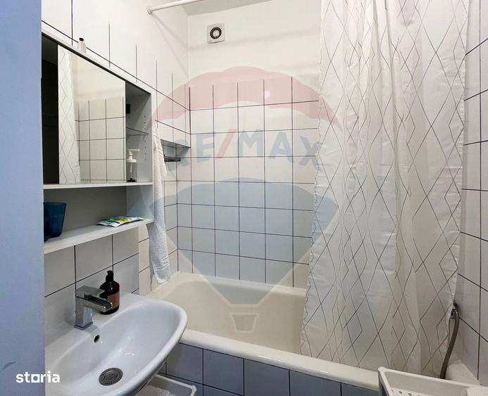 Apartament cu 2 camere semidecomandat în Tei