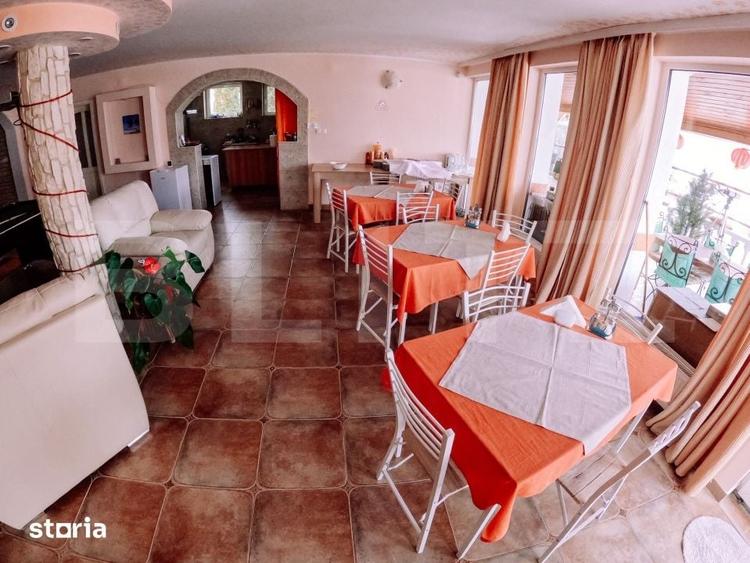 Casă cu 8 camere cu Teren 922 Mp în Livezeni