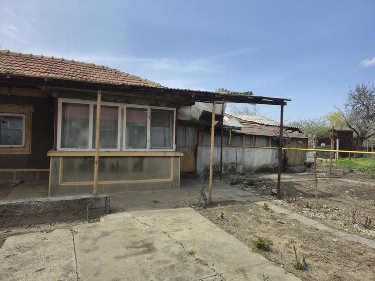 Casă cu 4 camere cu Teren 715 Mp în Central