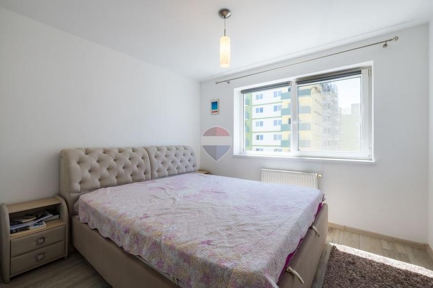 Apartament cu 3 camere decomandat, mobilat în Tractorul