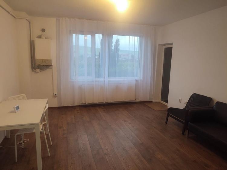 Apartament cu 2 camere decomandat în Florești