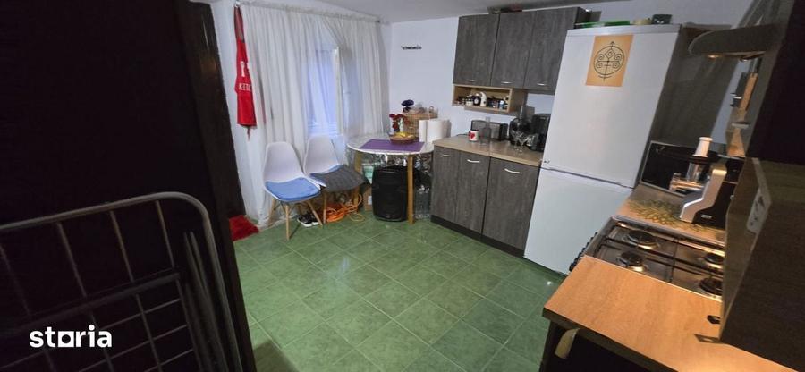 Casă cu 2 camere cu Teren 350 Mp în Roman