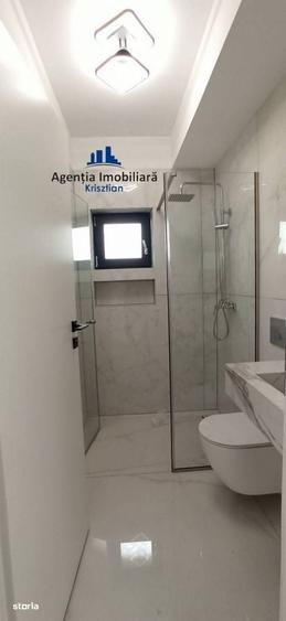 Casă cu 4 camere decomandat în Mărtinești