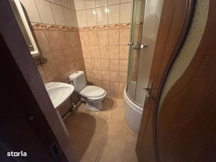 Apartament cu 4 camere decomandat, mobilat în Central