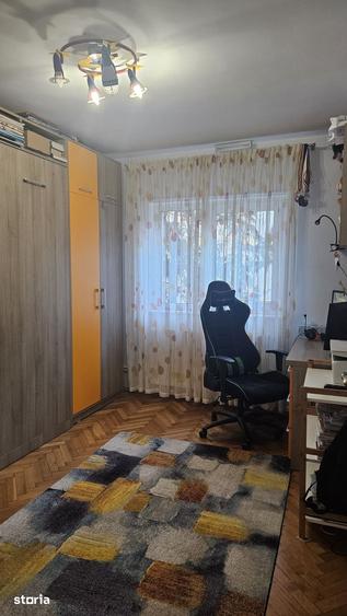 Apartament cu 4 camere decomandat, mobilat în Tomis III