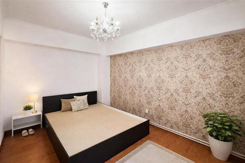Apartament cu 3 camere decomandat, mobilat în Sud