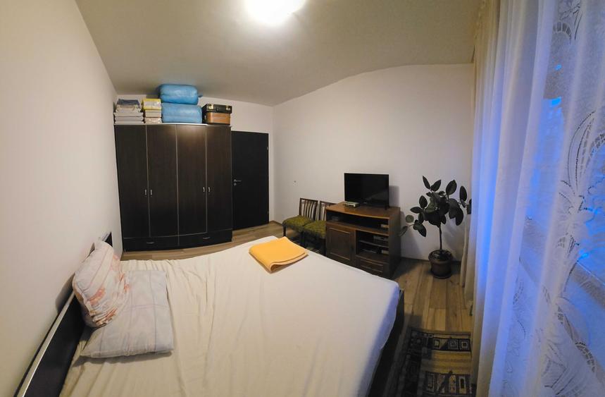 Apartament cu 2 camere decomandat, mobilat în Valea Ialomiței