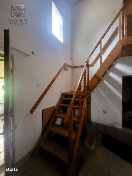 Teren de 3700 mp, în Butimanu
