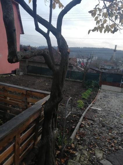 Casă cu 6 camere cu Teren 600 Mp în Cordos