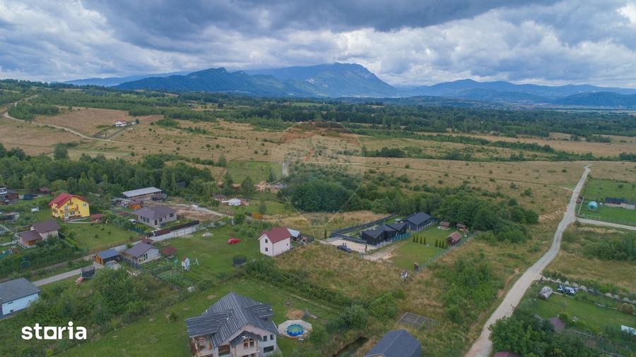 Teren de 1000 mp, în Glăjărie