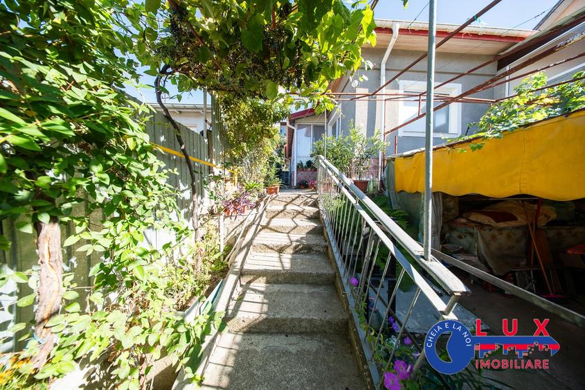 Casă individuală cu 4 camere cu Teren 270 Mp în Central