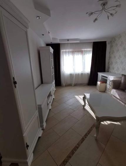 Apartament cu 2 camere decomandat în Nicolina