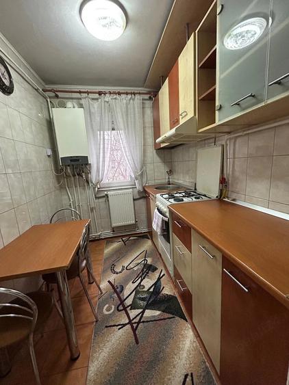 Apartament cu 3 camere semidecomandat în Dacia