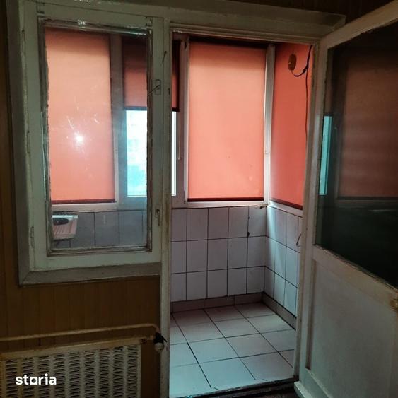 Apartament cu 4 camere în Berceni