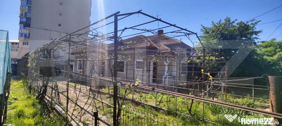 Casă cu 5 camere cu Teren 818 Mp în Central