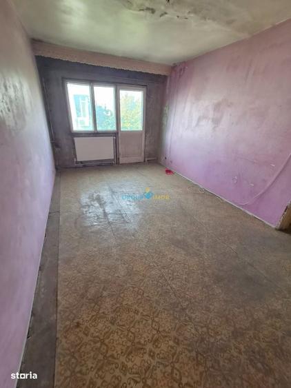 Apartament cu 3 camere decomandat în Narcisa
