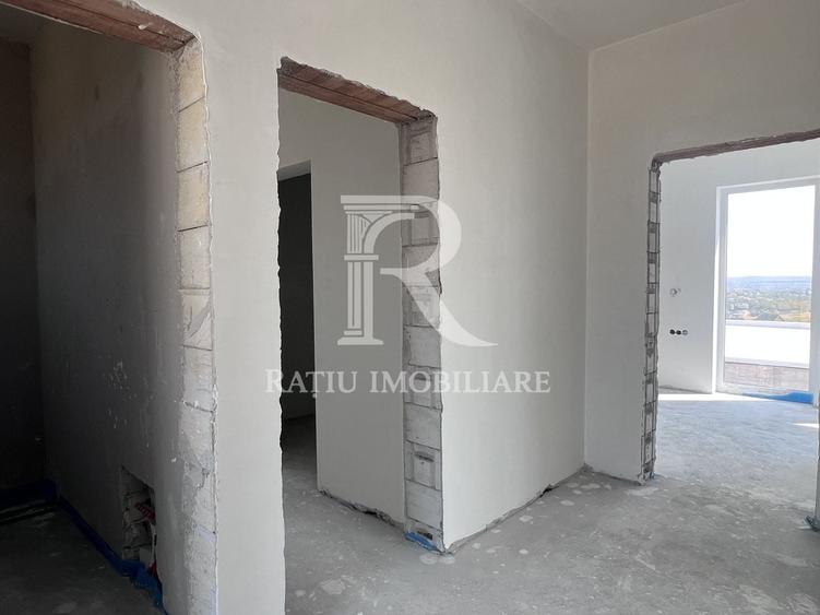 Casă individuală cu 4 camere cu Canalizare în Dealuri Oradea