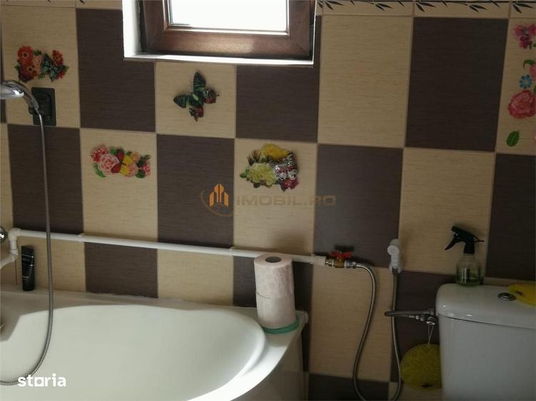 Casă cu 4 camere în Uricani