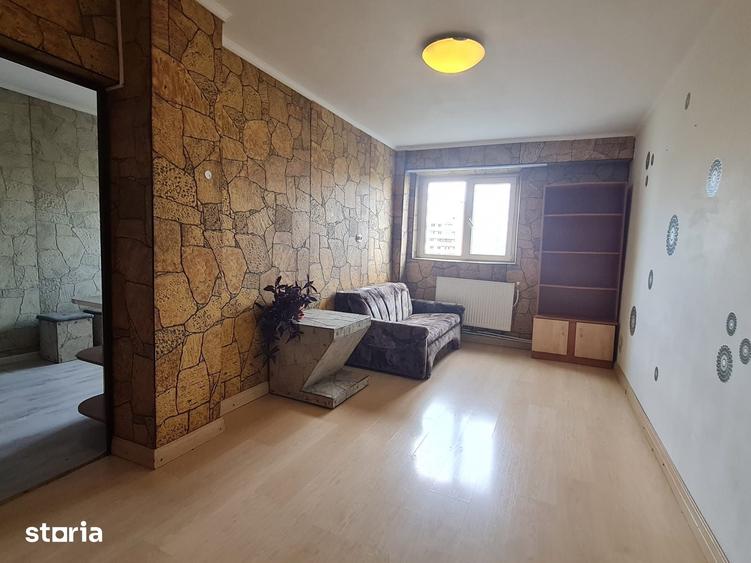 Apartament cu 3 camere decomandat în Mioriței