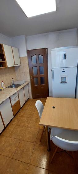 Apartament cu 2 camere decomandat în Berceni