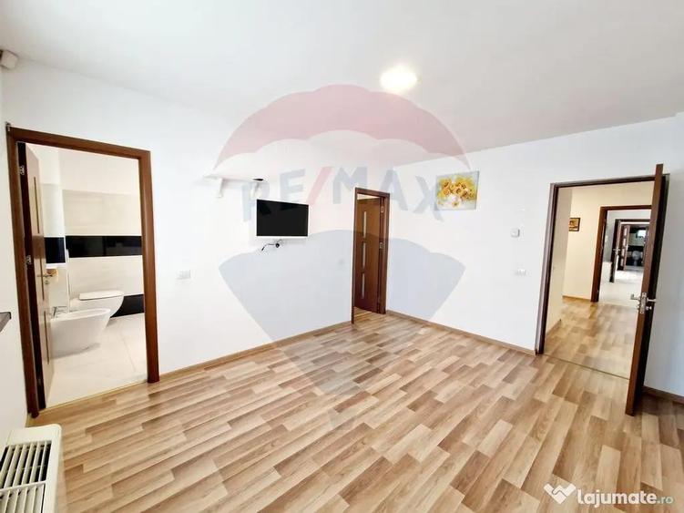 Casă cu 4 camere cu Teren 1065 Mp în Preajba