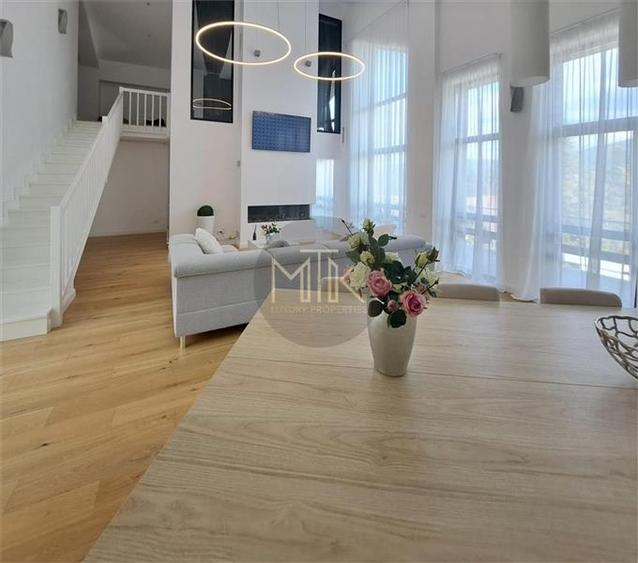Penthouse cu 5 camere decomandat, mobilat în Furnica