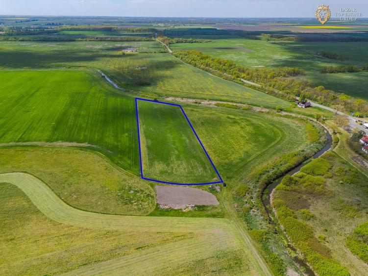 Teren agricol extravilan de 18000 mp, în Turnu